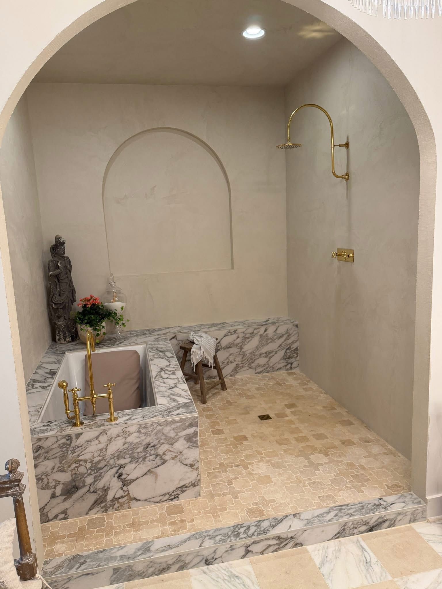 Marble spa bathroom alcove