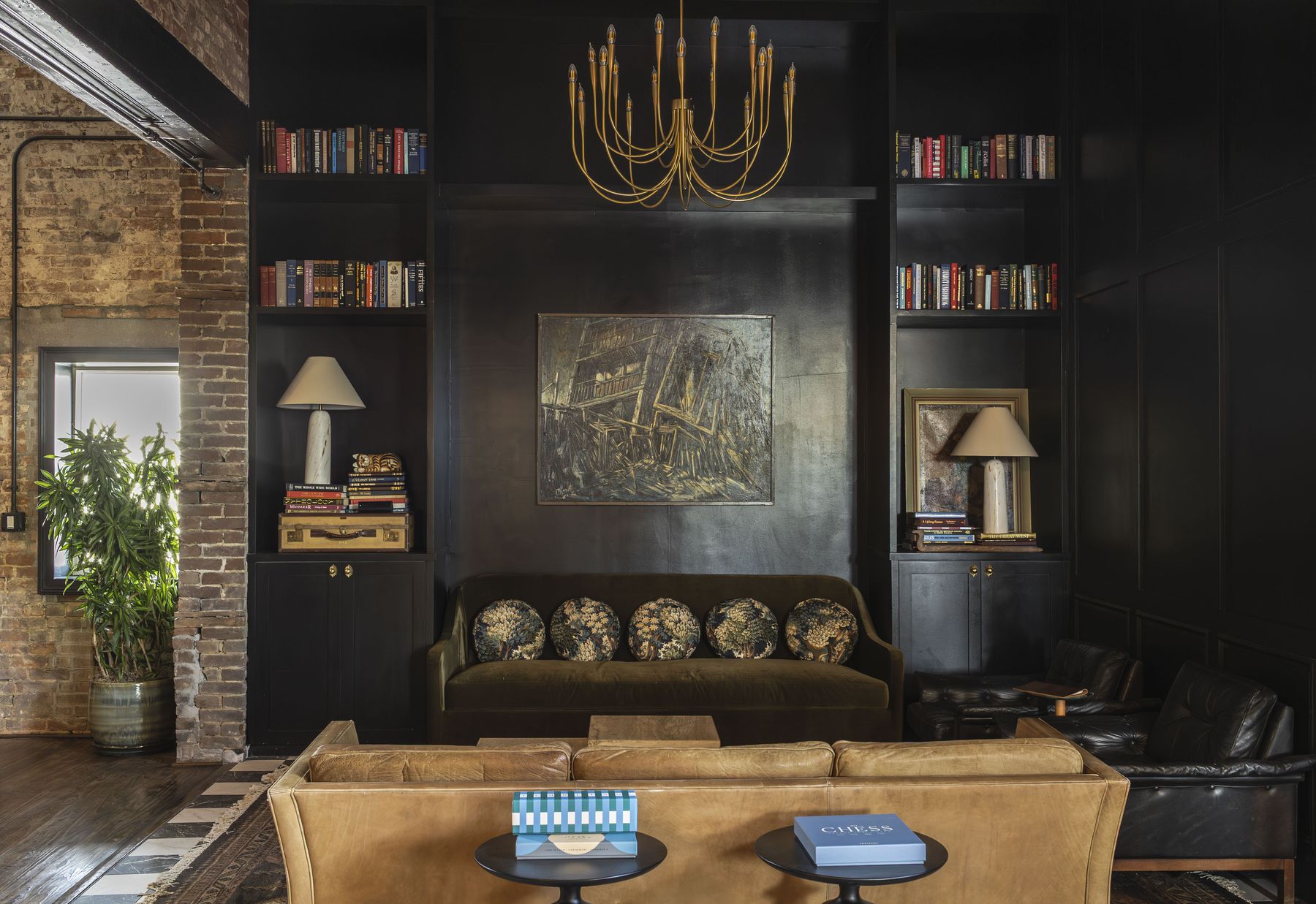 Built-in lounge shelving